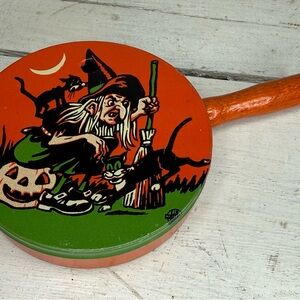 U.S. Metal Toy Round Witch Black Cat Ratchet 4" Tin Litho Halloween Noisemaker